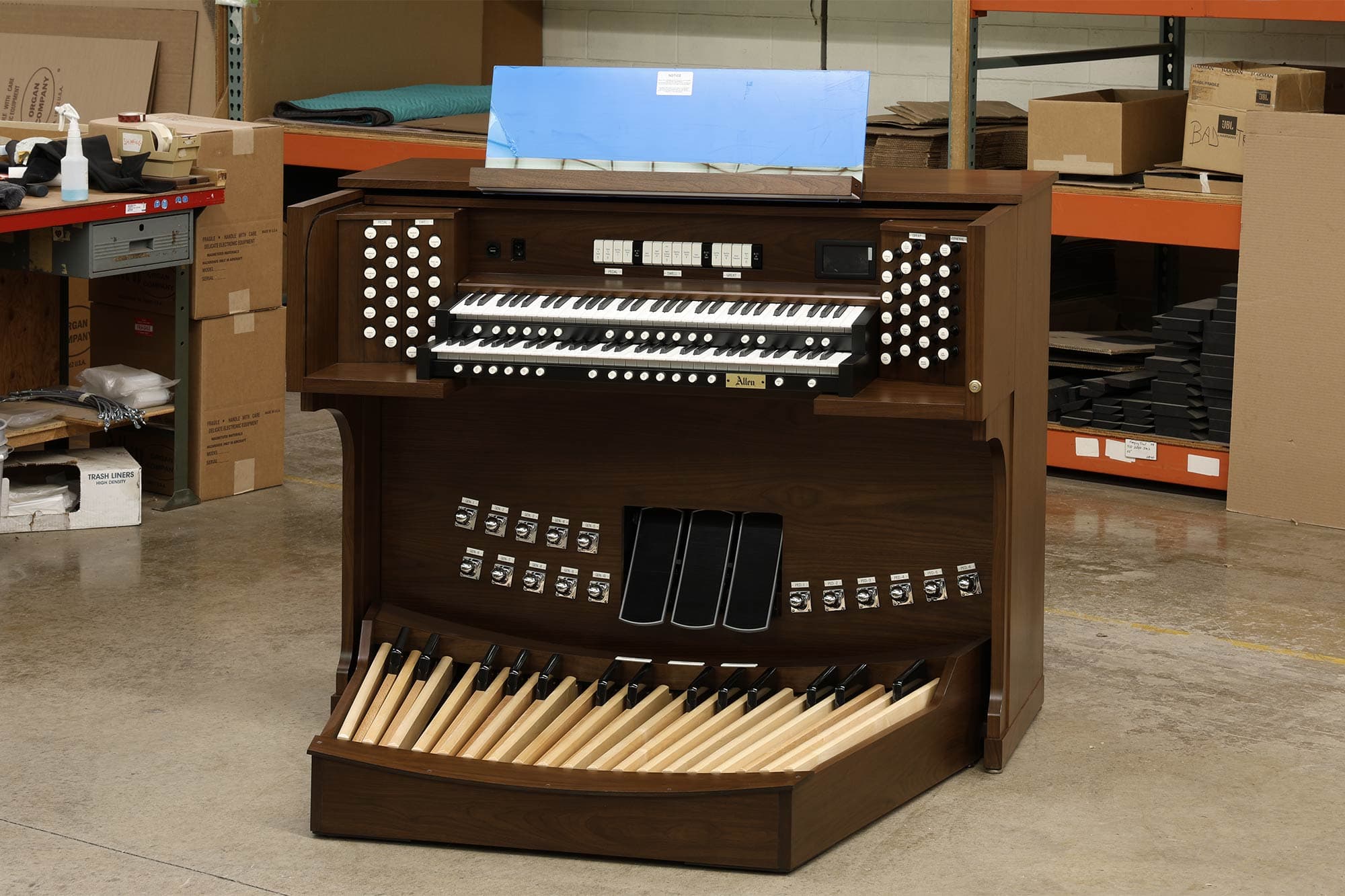 Orgue de la semaine — Allen 2 claviers sur mesure avec tuyaux pour Memphis, Tennessee