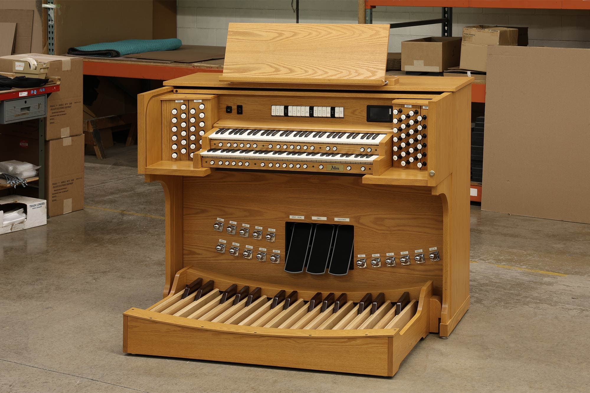 Orgue de la semaine — Allen 2 claviers sur mesure pour Gislaved, Suède