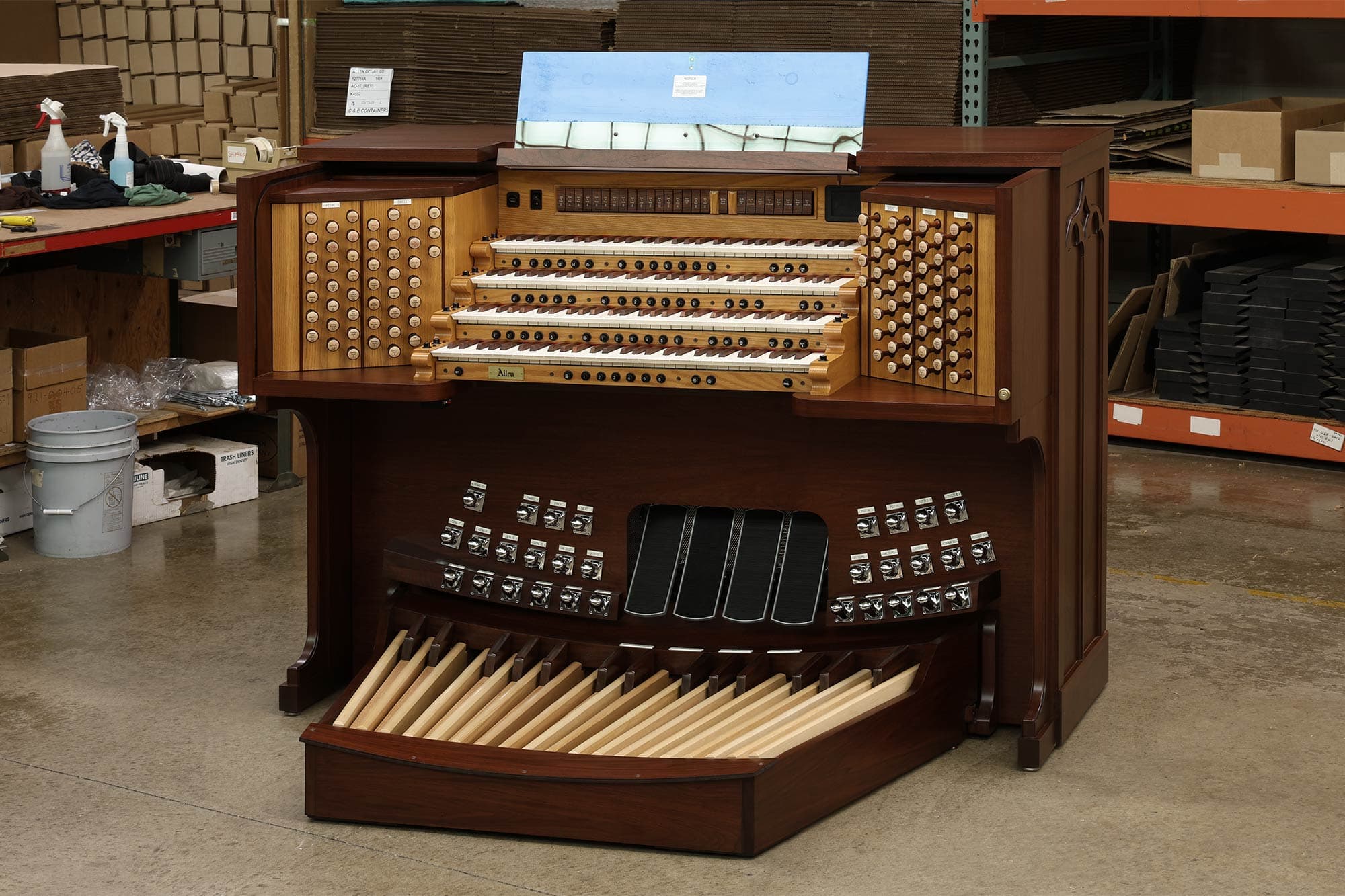 Orgue de la semaine — Allen 4 claviers sur mesure pour Medfield, Massachusetts