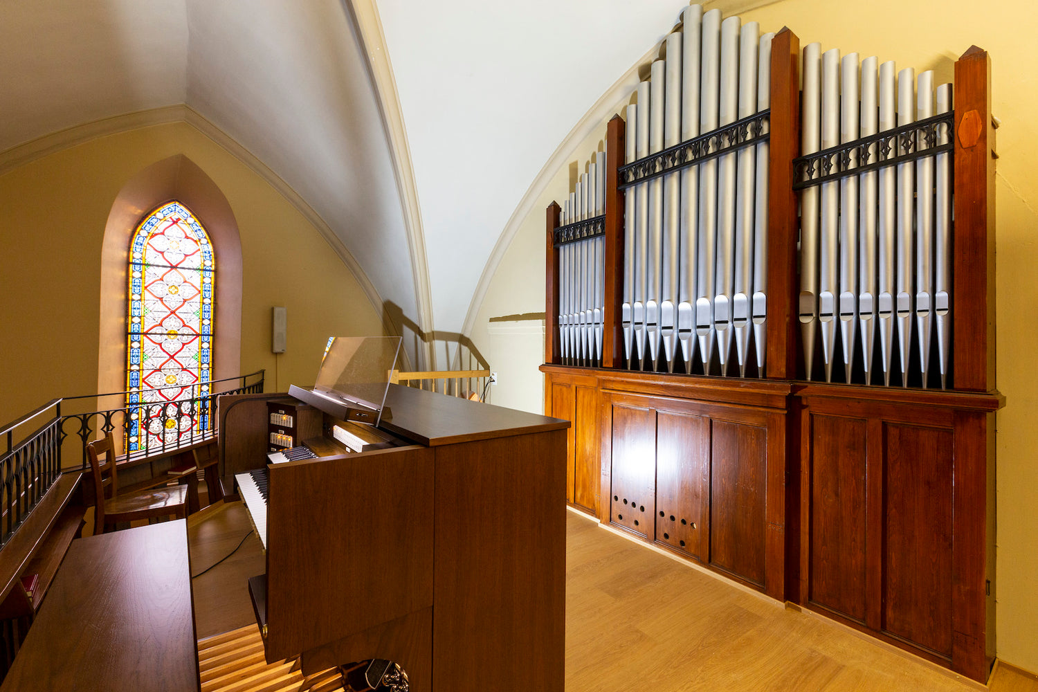 Un orgue Allen est installé dans l'église de Dompierre
