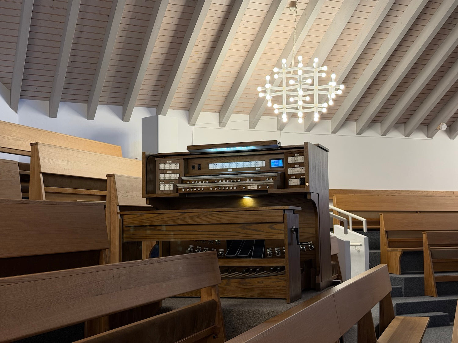 Orgue Allen dans l'église Neuchristen