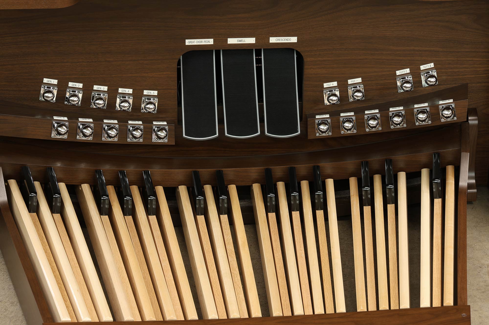 Orgue Allen Chalfont vue 6